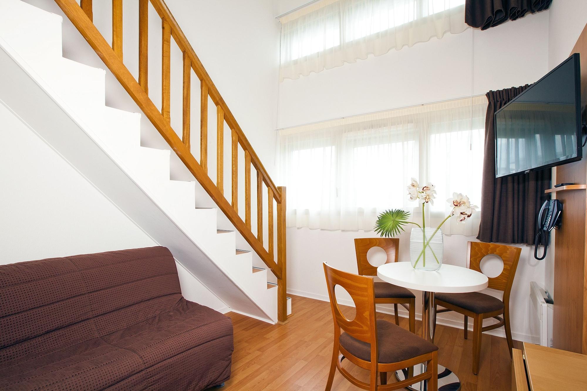 Sejours & Affaires Nantes Ducs De Bretagne Aparthotel Bagian luar foto