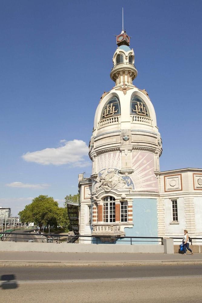 Sejours & Affaires Nantes Ducs De Bretagne Aparthotel Bagian luar foto