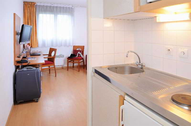 Sejours & Affaires Nantes Ducs De Bretagne Aparthotel Bagian luar foto