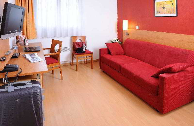 Sejours & Affaires Nantes Ducs De Bretagne Aparthotel Bagian luar foto