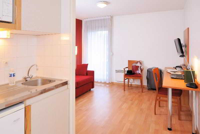 Sejours & Affaires Nantes Ducs De Bretagne Aparthotel Bagian luar foto